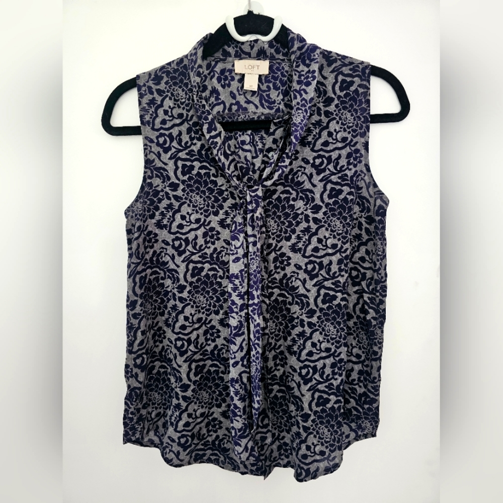 LOFT XS Sleeveless Floral Blouse